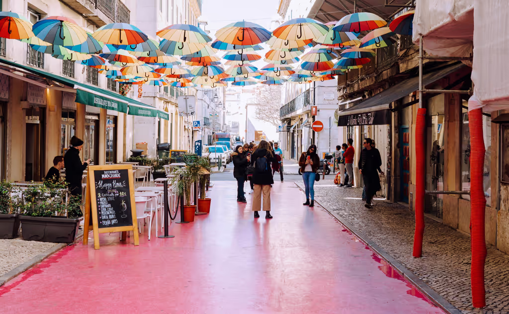 Lisbon Private Tour - Pink street