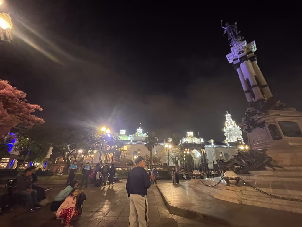 Quito Private Tour - Plaza Grande main square