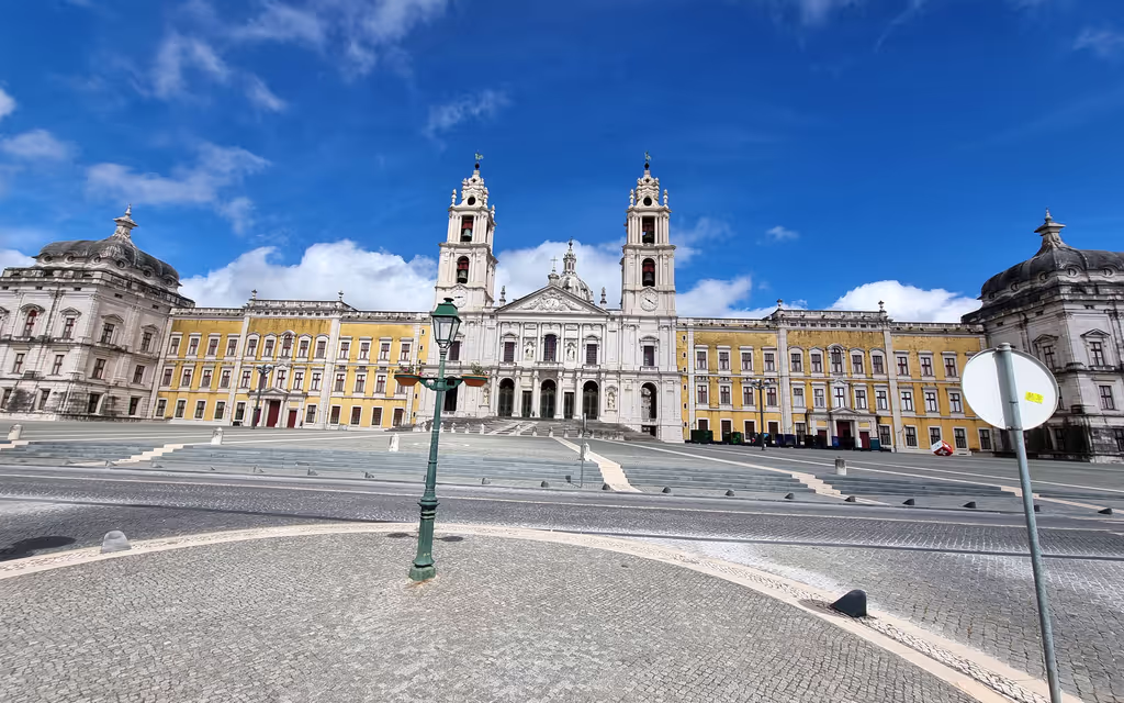 Lisbon Private Tour - National Palace, Convent and Basilica of Mafra