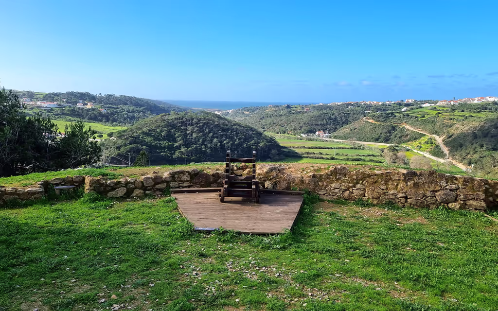 Lisbon Private Tour - Zambujal Fort in Mafra  close to the ocean