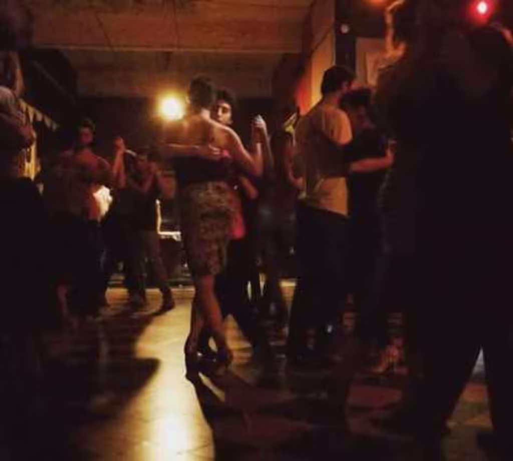 Buenos Aires Private Tour - Dancing in a milonga