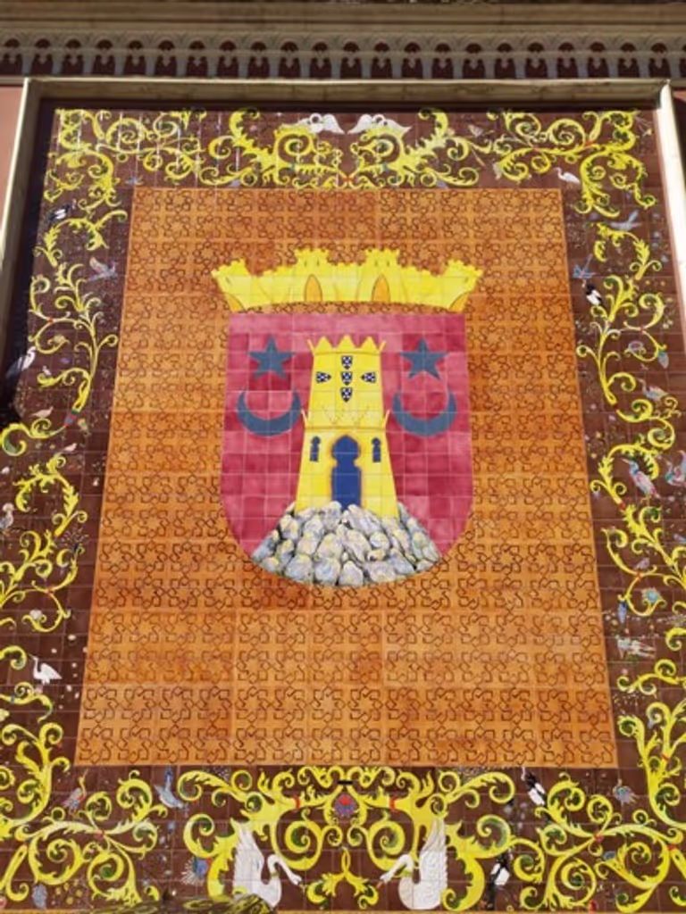 Lisbon Private Tour - Sintra - coat of arms