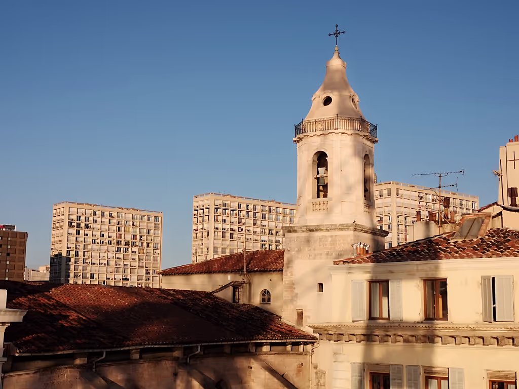 Marseille Private Tour - Uninterrupted Marseille skyline, perfectly aligned