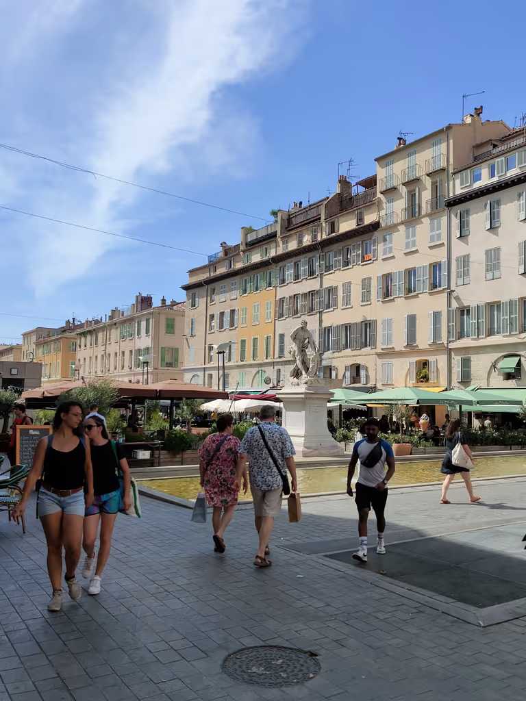 Marseille Private Tour - Place d'Estienne D'oeuvres.