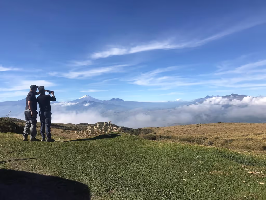 Quito Private Tour - Avenue of volcanoes from Pichincha volcano