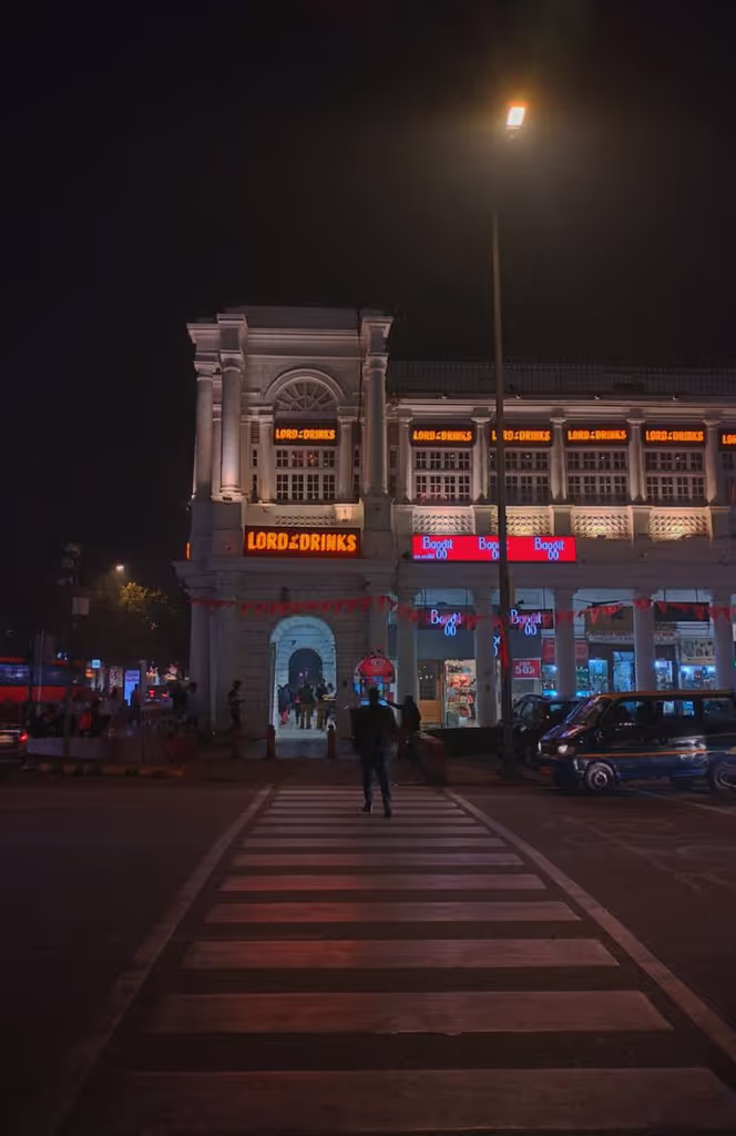 Delhi Private Tour - Connaught Place - Shopping
