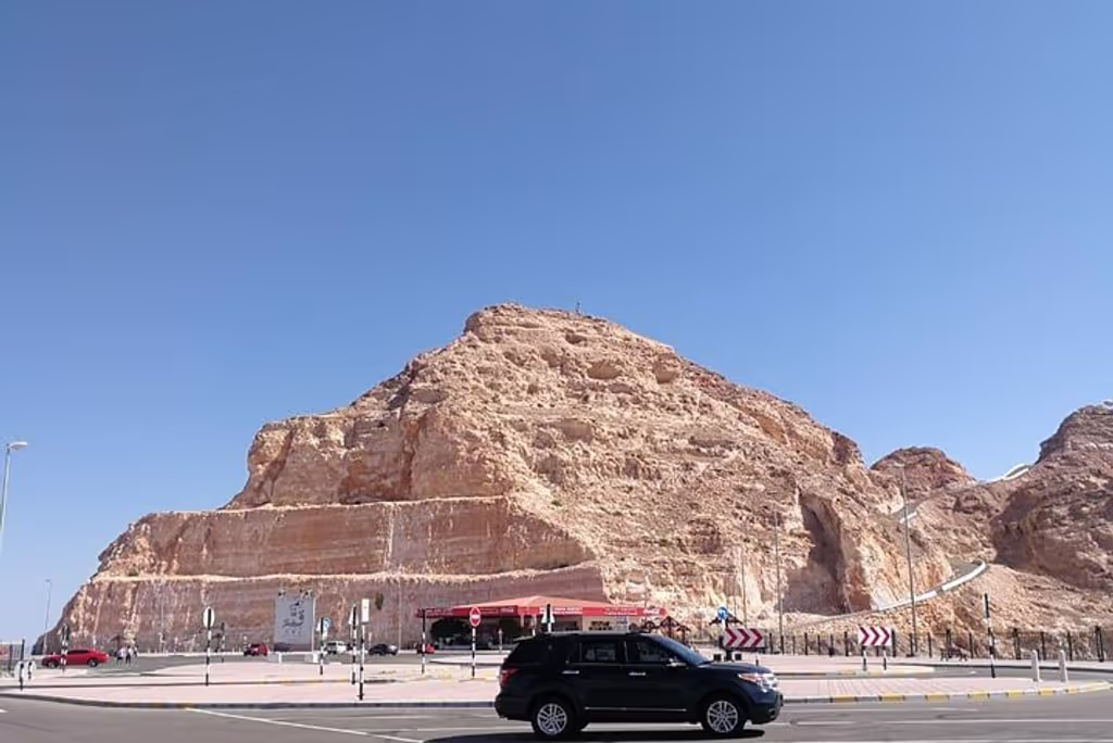 Abu Dhabi Private Tour - Photo stop from Jebel Hafeet
