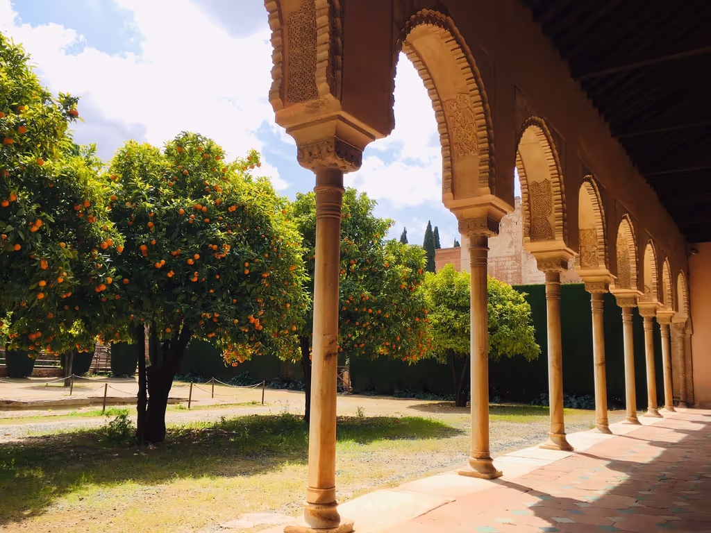 Granada Private Tour - Patio Machuca Alhambra