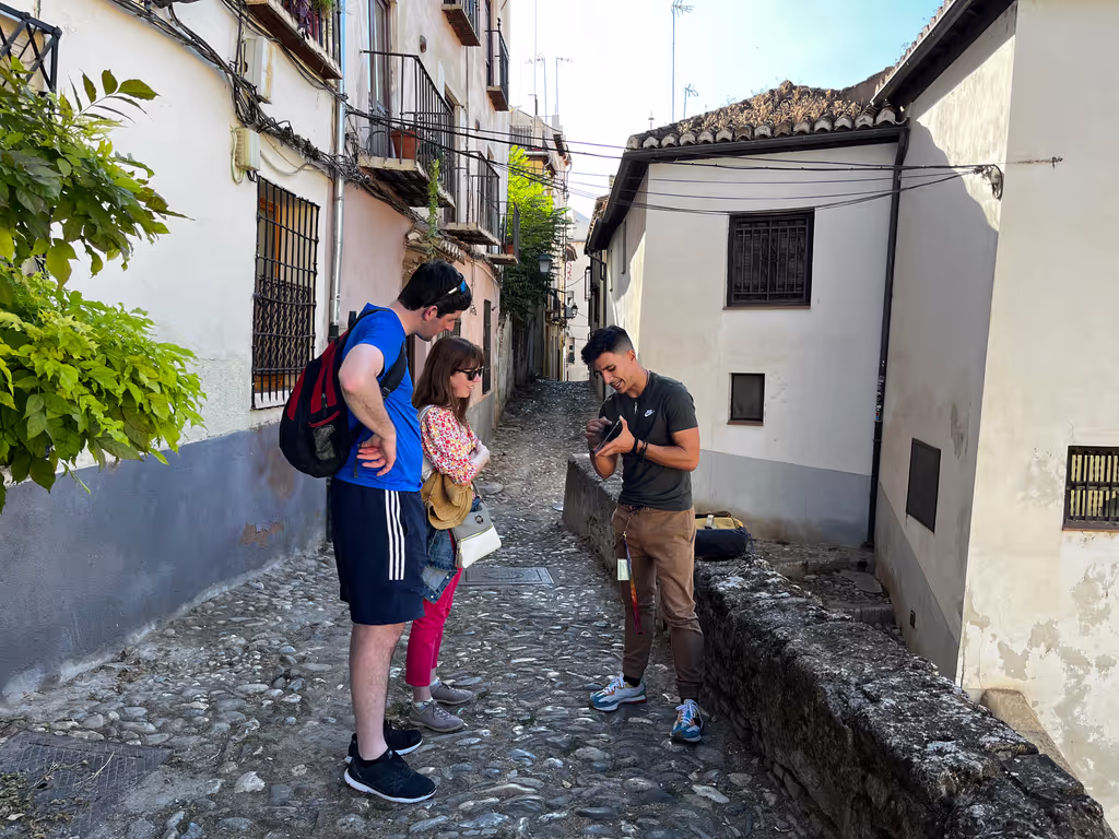 Granada Private Tour - Introduction with an Ipad to understand better