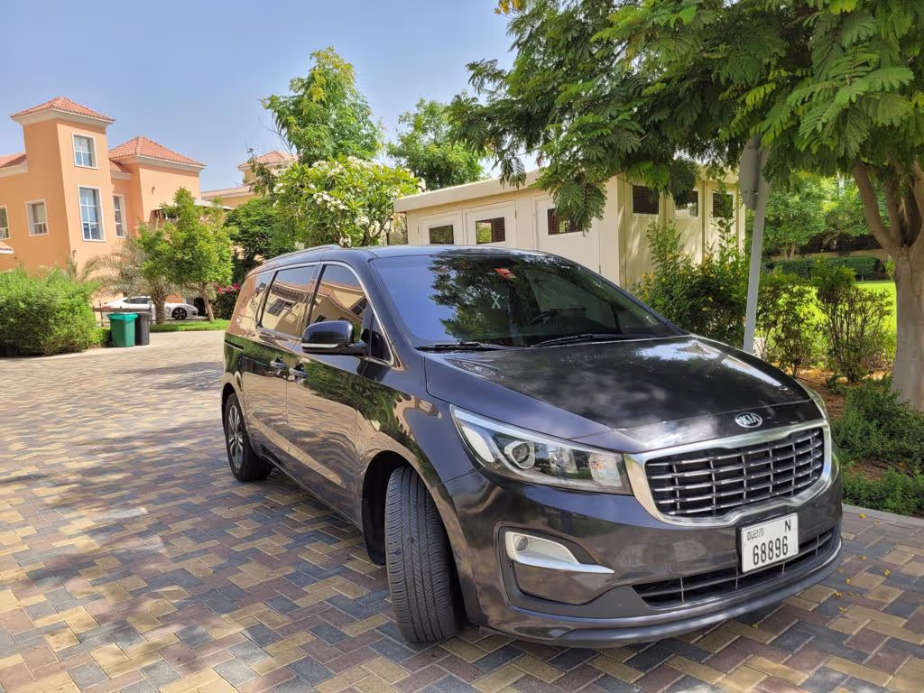 Dubai Private Tour - sample car used in the tour (KIA)