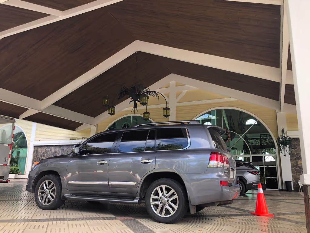 Panama City Private Tour - Mario's Lexus SUV