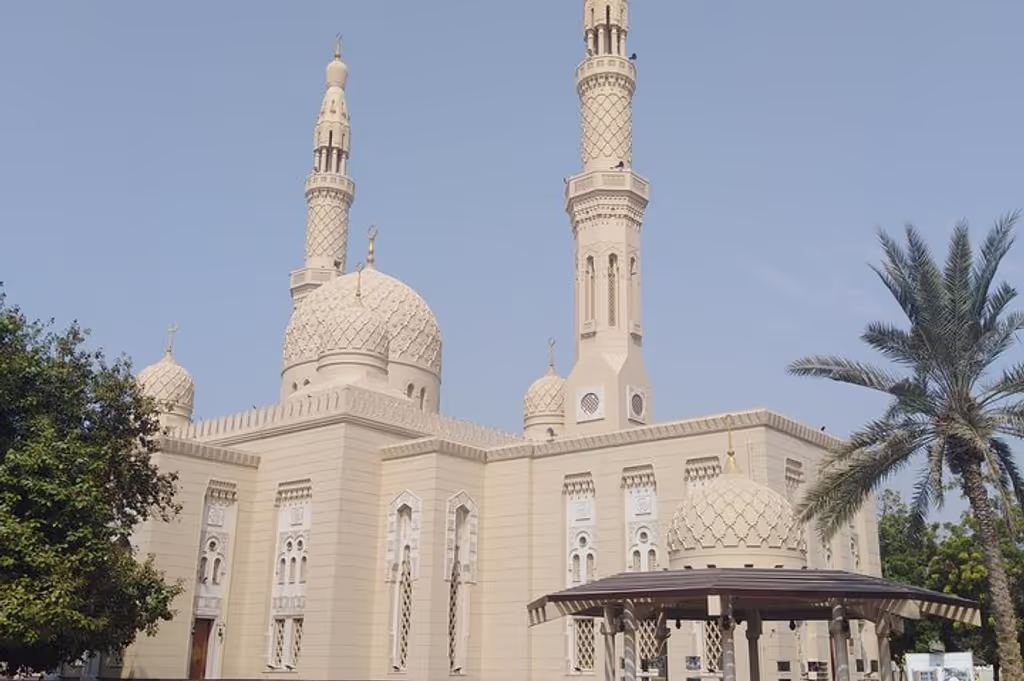 Dubai Private Tour - Jumeirah Mosque photo stop