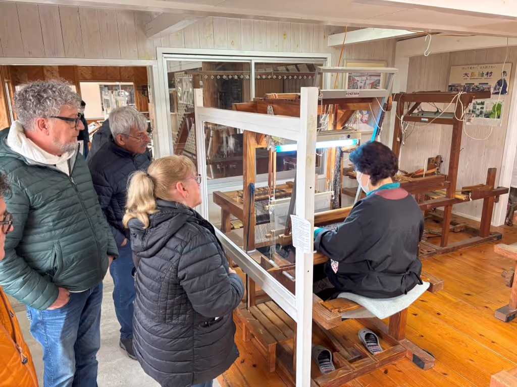 Amami Private Tour - Hand weaving for Tsumugi Kimono.