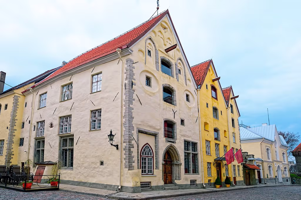 Tallinn Private Tour - 3 Sisters-traditional pattern of wealthy gothic