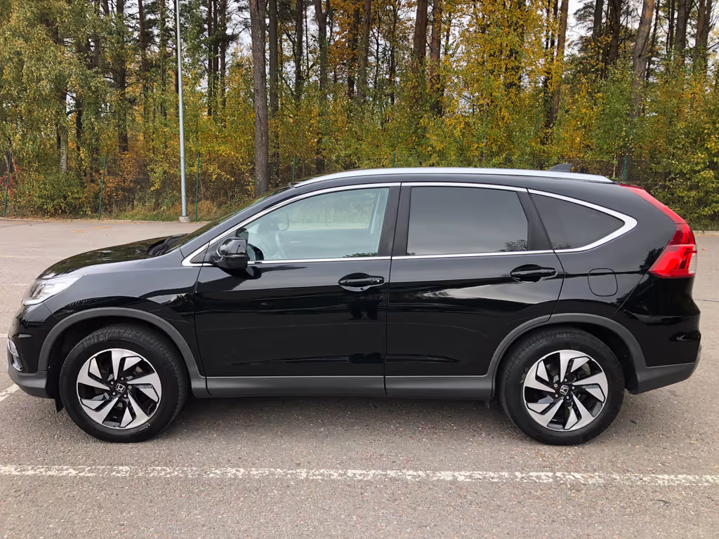 Tallinn Private Tour - Honda CR-V  4 seaters+driver, A/C, panoramic roof