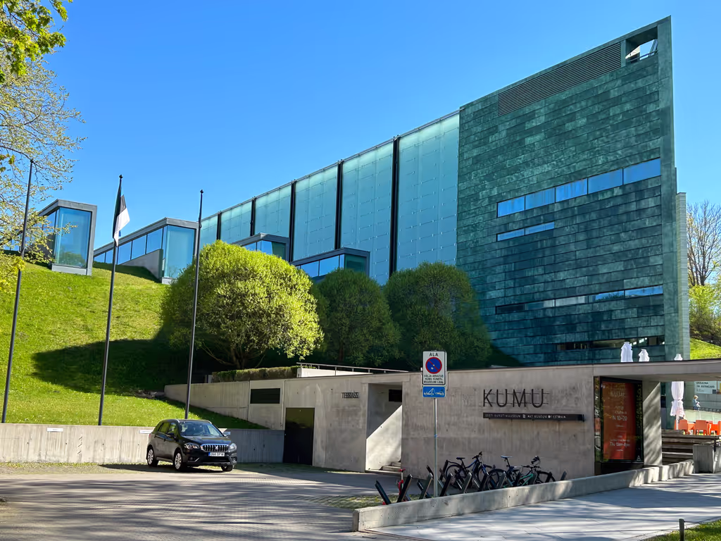 Tallinn Private Tour - KUMU art museum