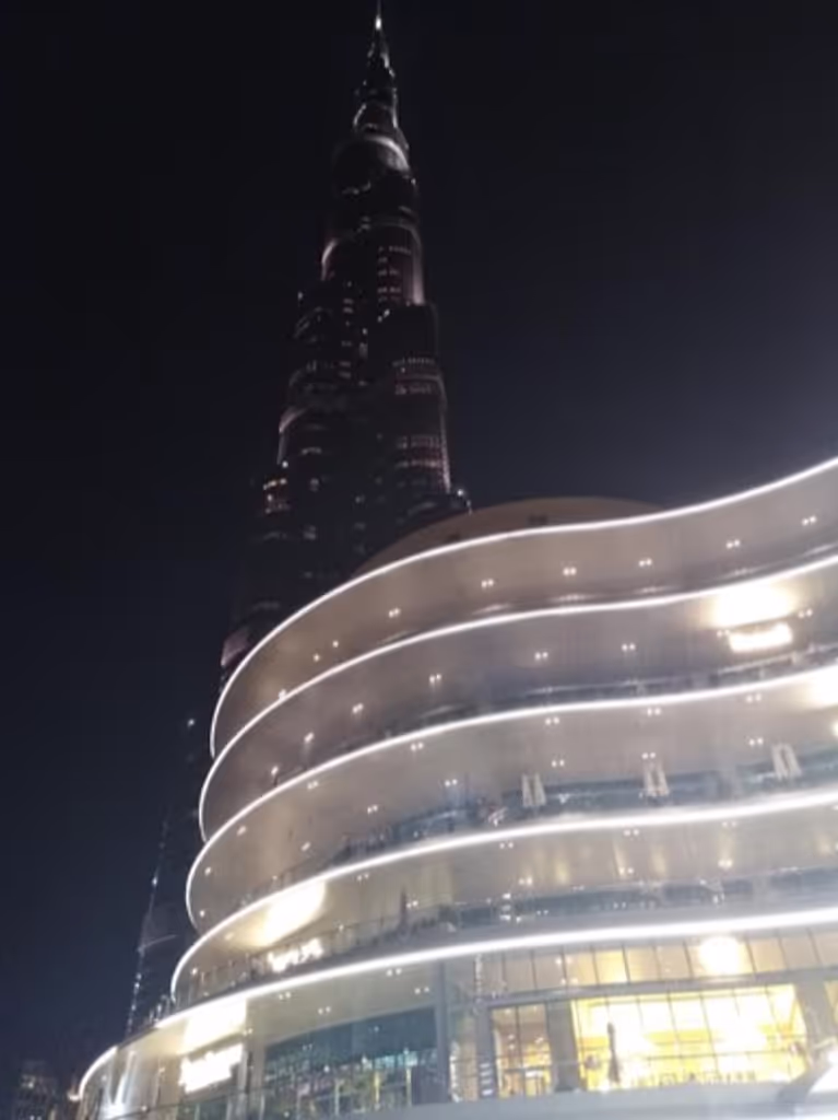 Dubai Private Tour - Burj Khalifa photo stop