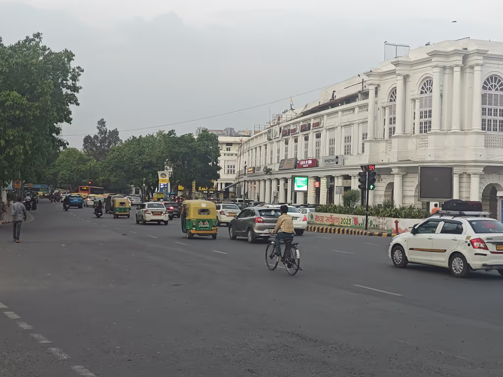 Delhi Private Tour - Connaught place view