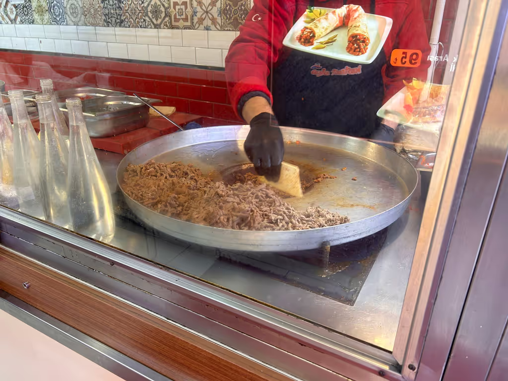 Istanbul Private Tour - Tantuni, The meat is typically served wrap