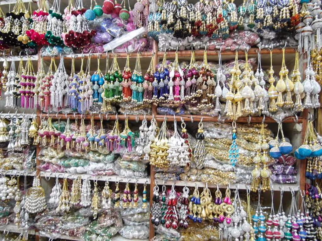 Delhi Private Tour - Jewelry collections