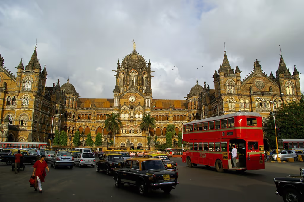 Mumbai Private Tour - Victoria station