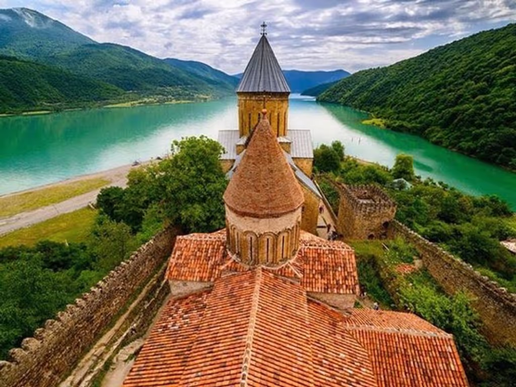 Tbilisi Private Tour - Ananuri Fortress
