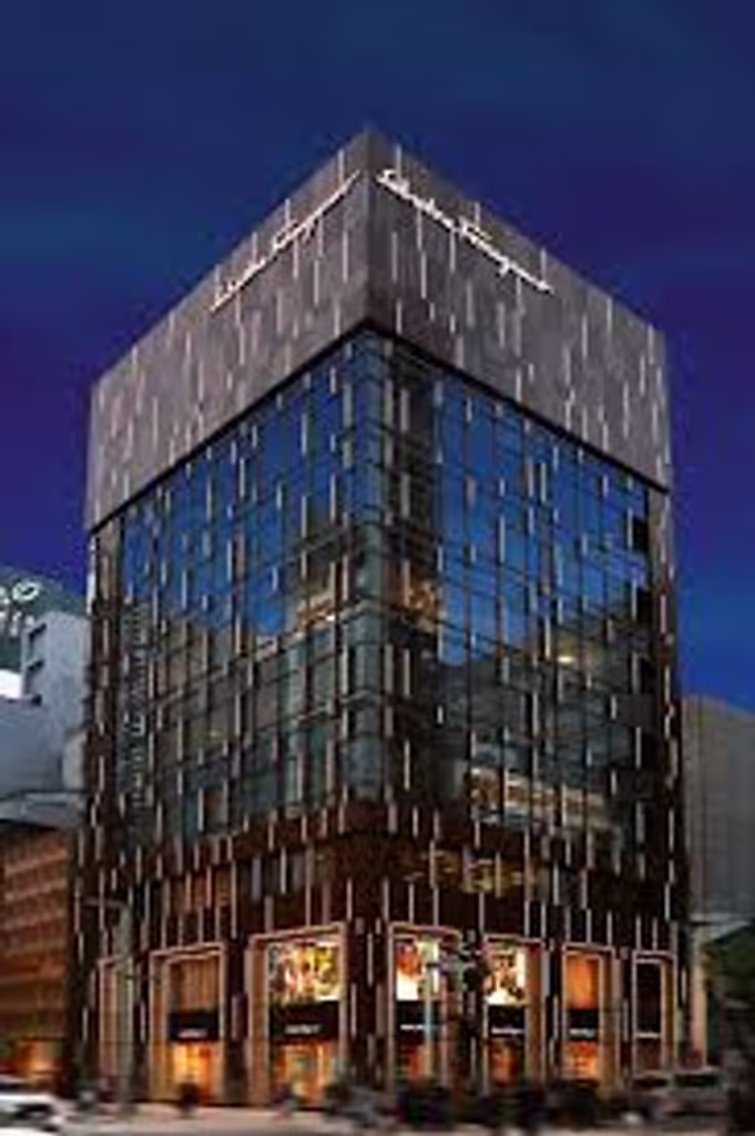 Tokyo Private Tour - Salvatore Ferragamo Tokyo Ginza Flagship