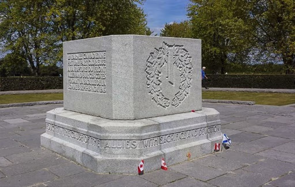 Arras Private Tour - Canadian monument