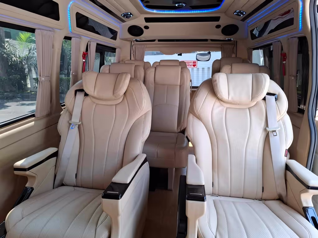 Lome Private Tour - Spacious Inside