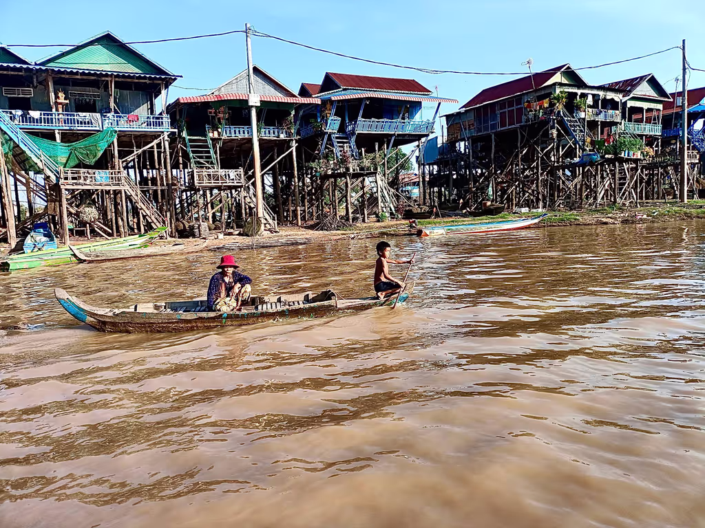 Siem Reap Private Tour - Kampong Phluk Village