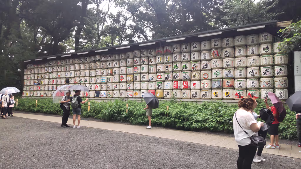 Tokyo Private Tour - decorative sake barrels