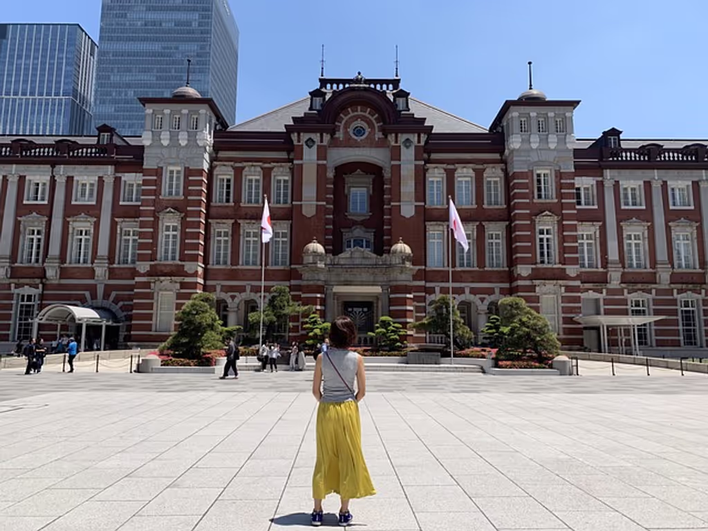 Tokyo Private Tour - Tokyo Station: The central entrance is only for th