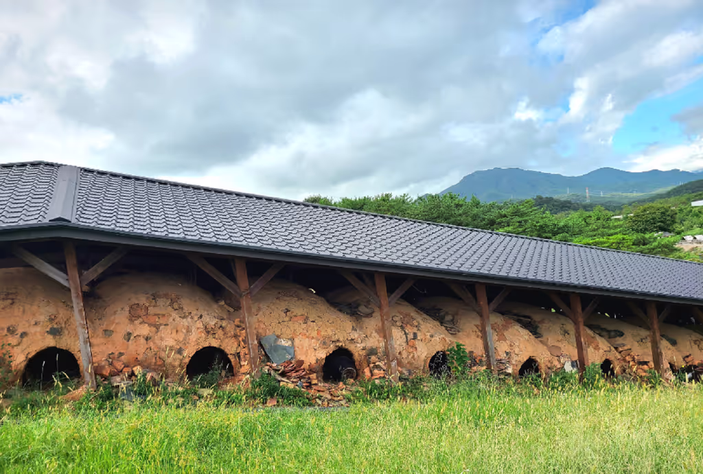 Busan Private Tour - Oegosan Onggi Village