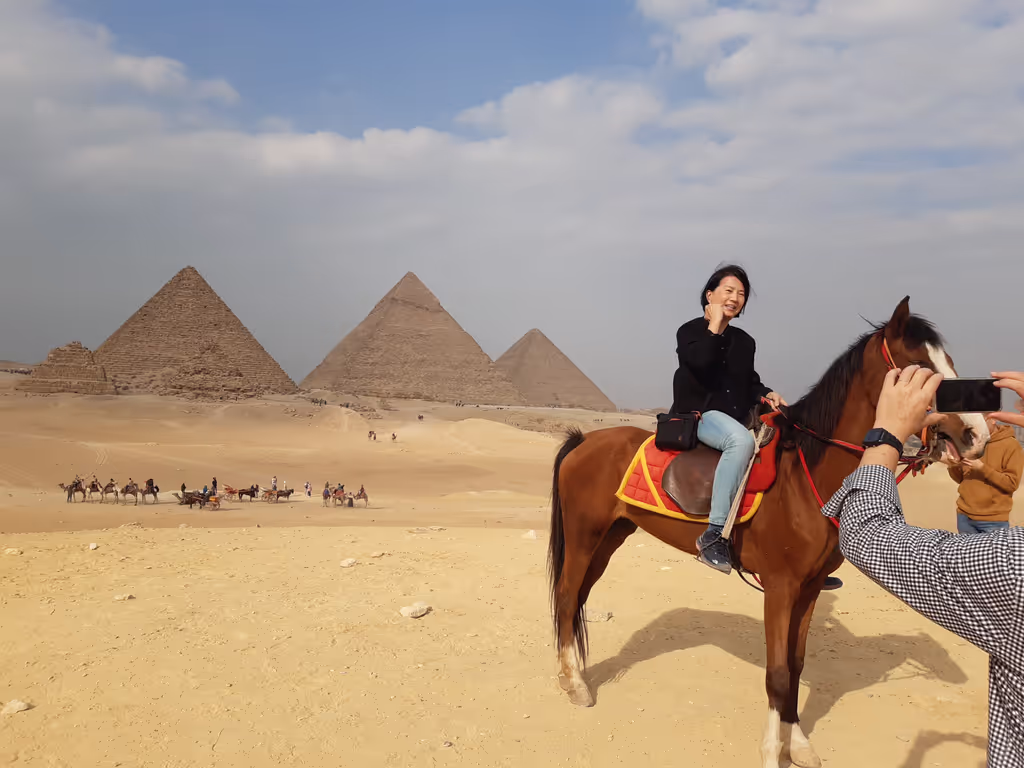 Giza Private Tour - Giza pyramids