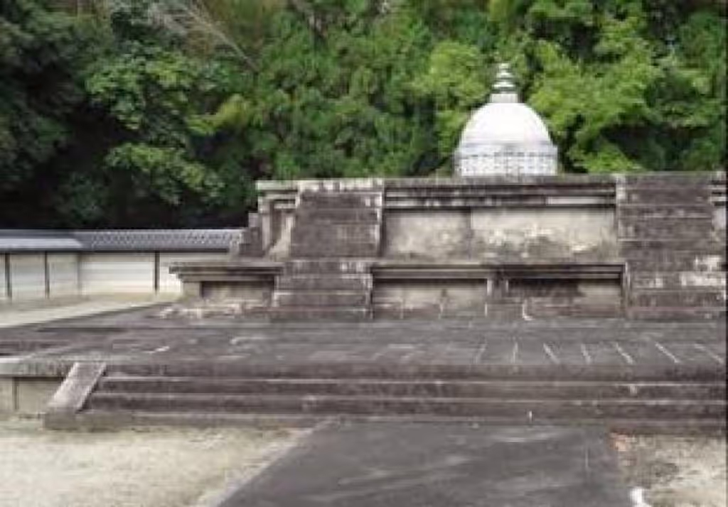 Nara Private Tour - Toshodai-ji Temple Kaidanntou(Ordination place).
This has been the place where the ordination ceremony of Buddhist monks is carried out.