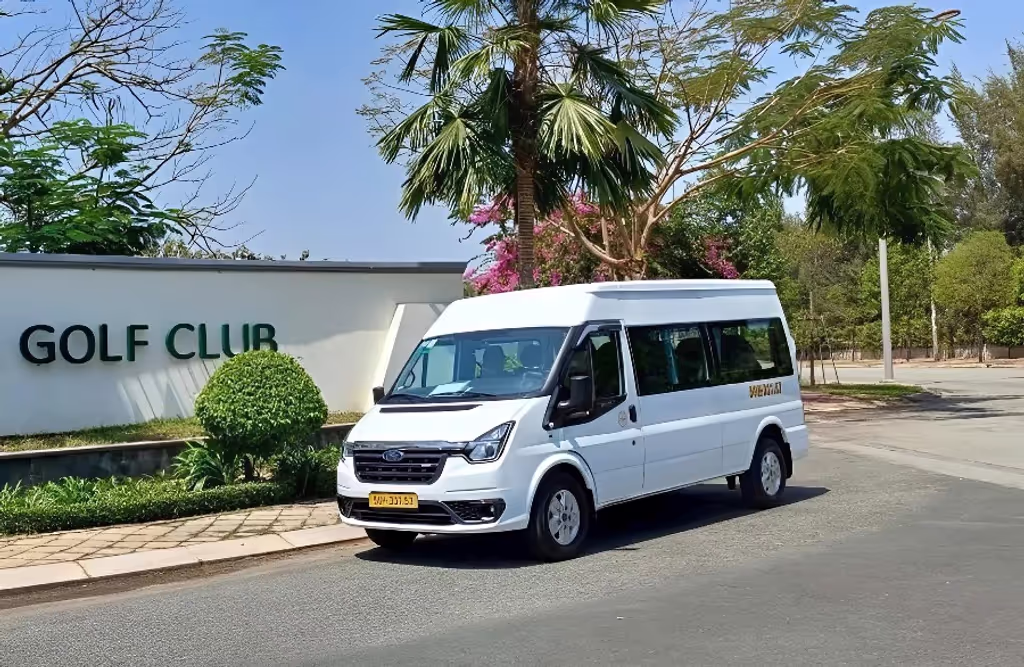 Hue Private Tour - Our Minivan