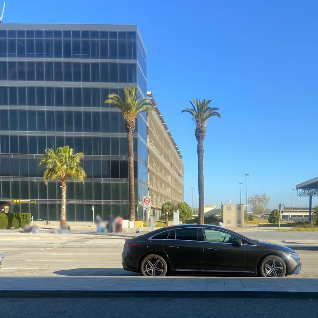 Barcelona Private Tour - Mercedes E for 2 pax