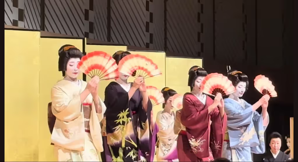 Kyoto Private Tour - Miyako-Odori, Gion, Kyoto