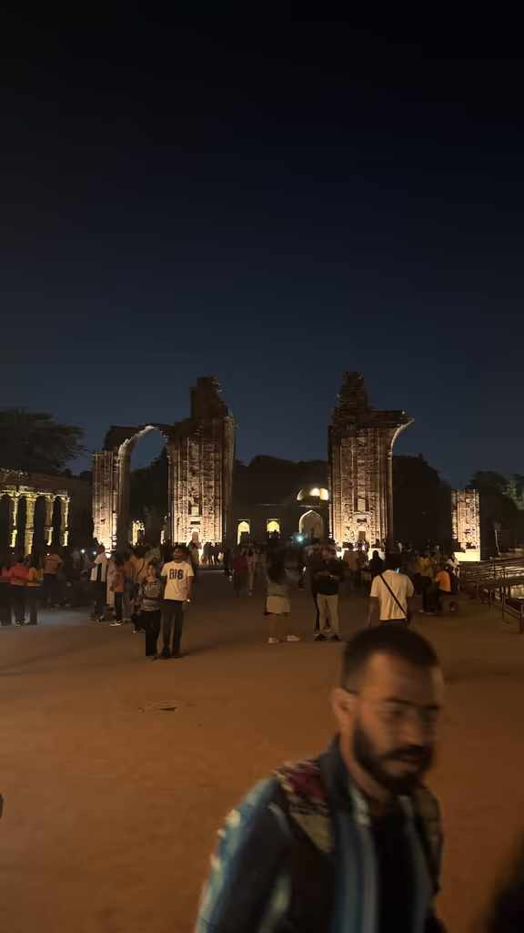 Delhi Private Tour - Incompleted Arch