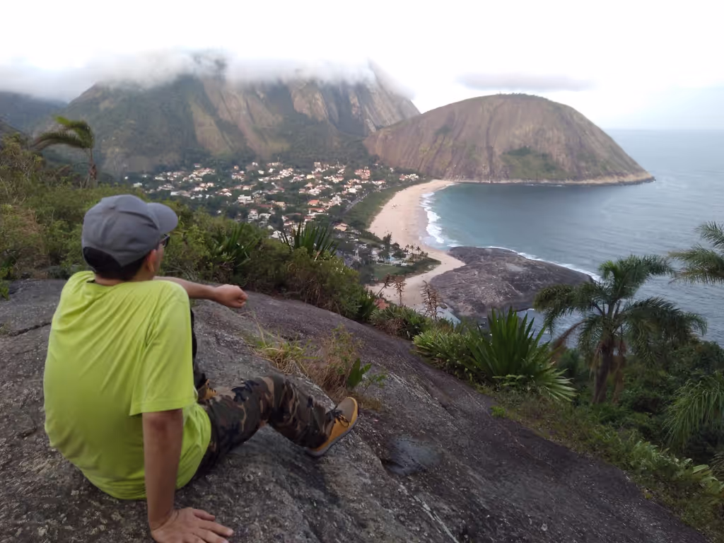 Niteroi Private Tour - Swallows Hill Lookout III - Itacoatiara view