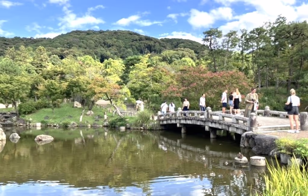 Kyoto Private Tour - Maruyama Park with Higashiyama Mt.