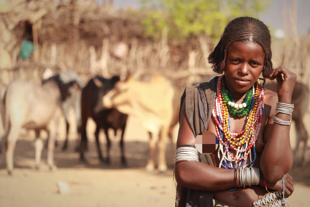 Jinka Private Tour - gorgeous arbore woman