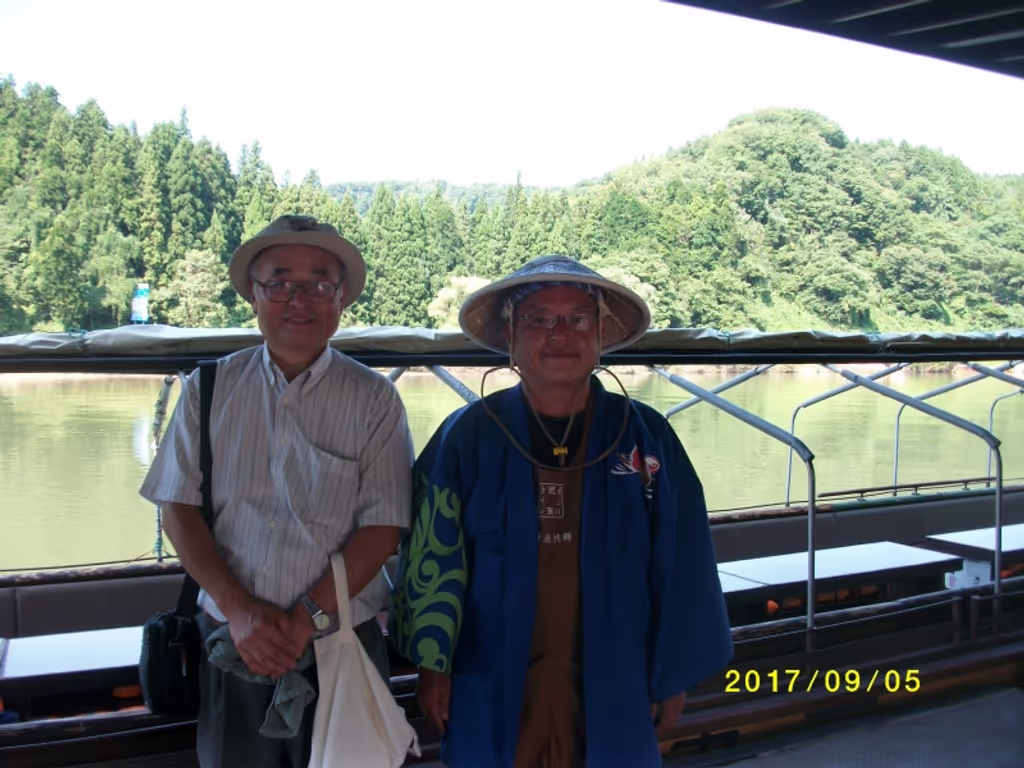 Yamagata Private Tour - "Sendo" Boatman with me