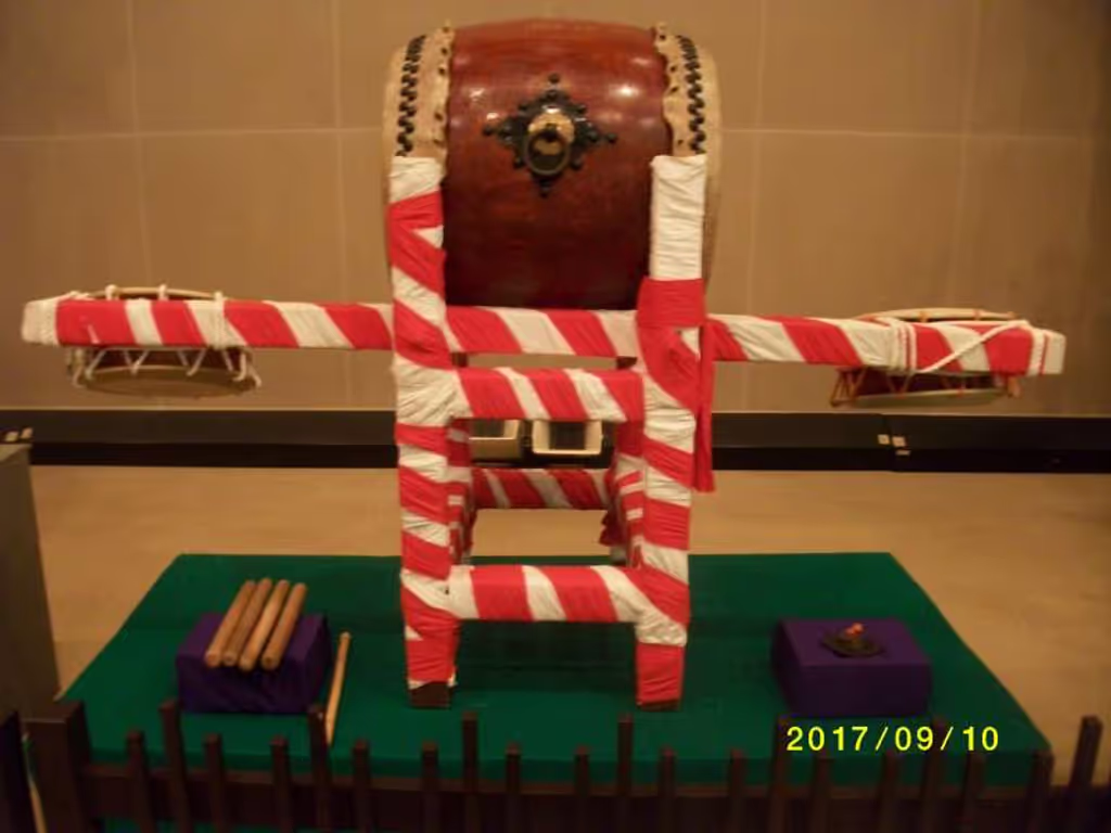 Yamagata Private Tour - The Musical Instruments
(Shinjo History Museum)