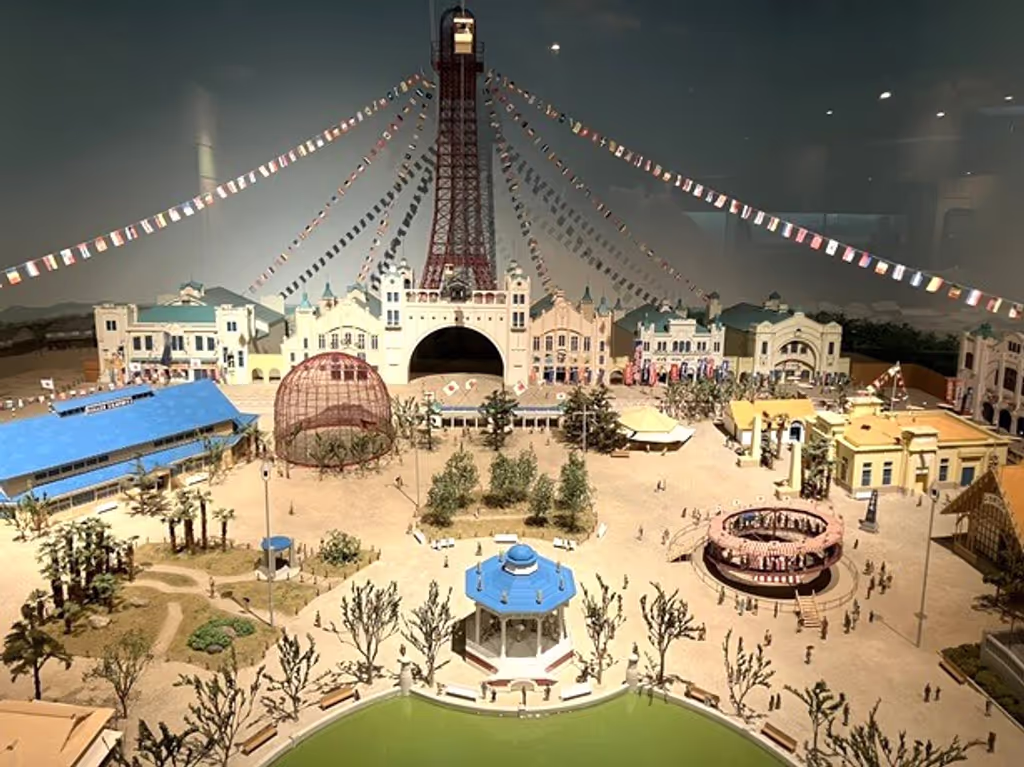 Osaka Private Tour - Model of the first Tsutenkaku tower