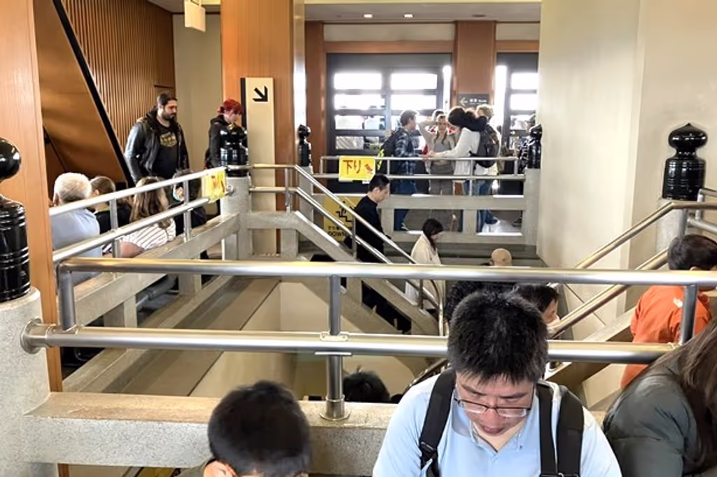 Osaka Private Tour - Deck in Osaka Castle