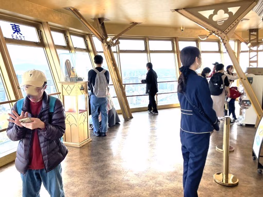 Osaka Private Tour - Deck in Tsutenkaku Tower