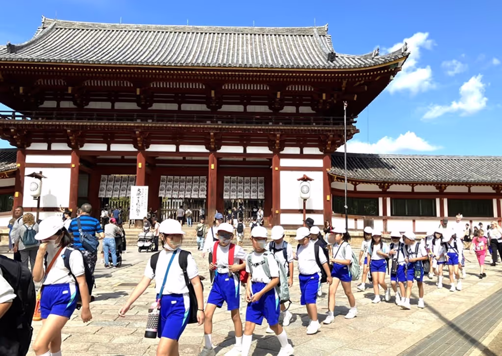 Nara Private Tour - School trip at Todaiji Temple