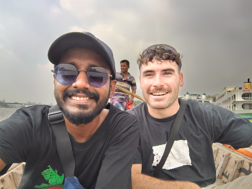 Dhaka Private Tour - Travel by boat at buriganga river