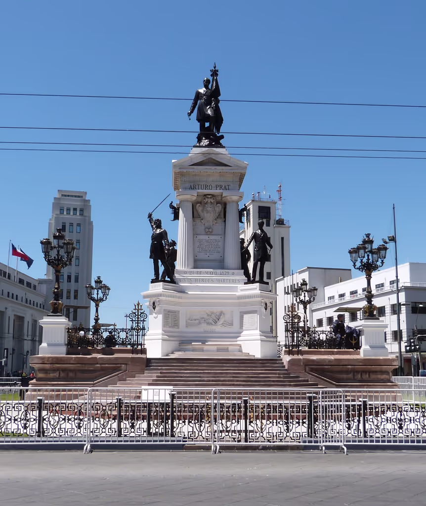 Santiago Private Tour - Plaza Sotomayor